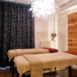 Sauna, hot tub, Turkish bath, body treatments, hot stone massages