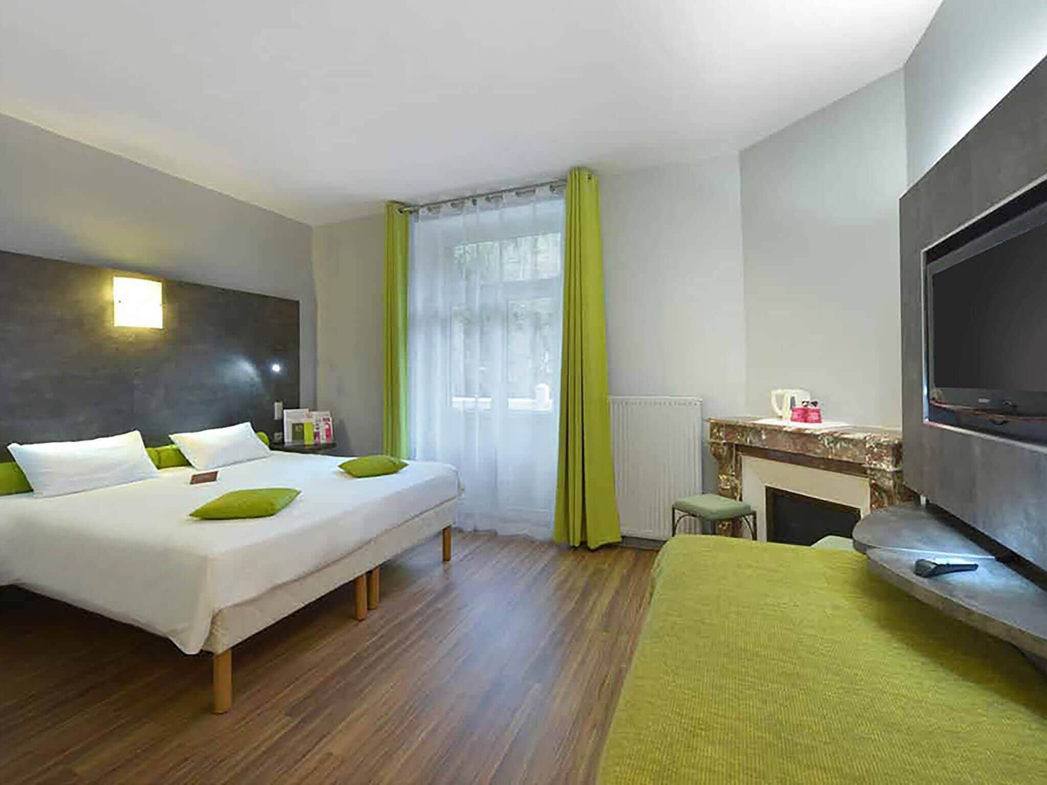 高级房, 多张床 | 高档床上用品、笔记本电脑工作区、遮光窗帘、熨斗/熨板