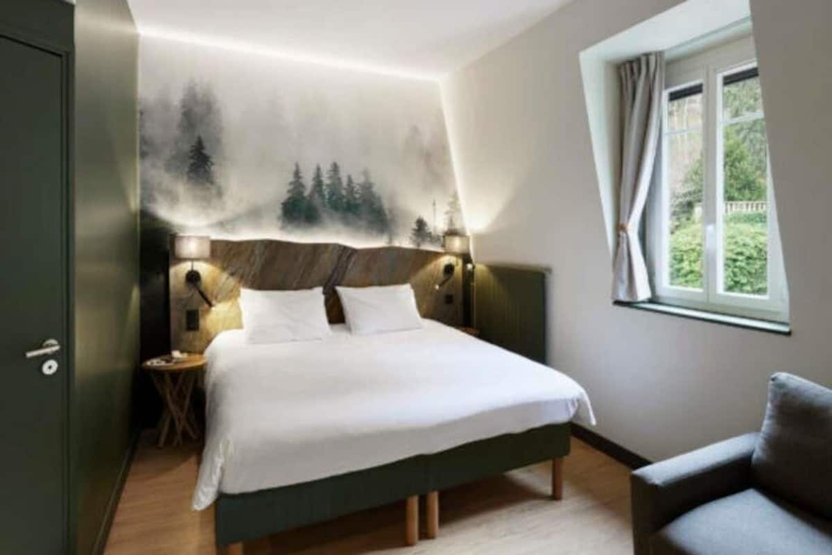 Habitación clásica, 1 cama matrimonial | Ropa de cama de alta calidad y espacio para trabajar con laptop