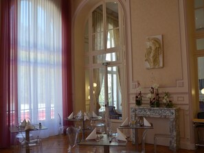 Daily buffet breakfast for a fee - Mercure Saint Nectaire Spa & Bien-être Hotel (Saint-Nectaire)