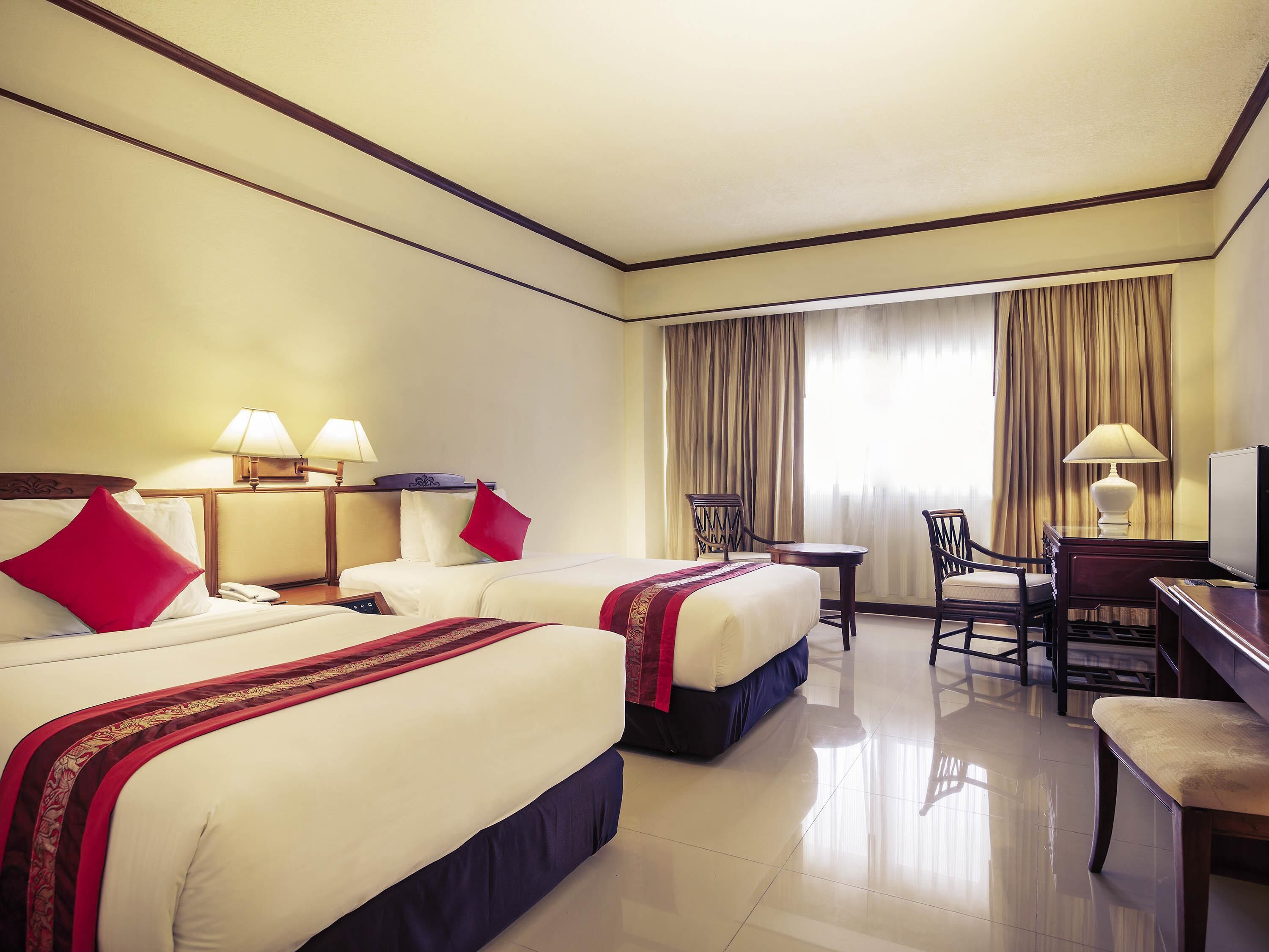 Habitació Deluxe, 2 llits individuals | Roba de llit d'alta qualitat, escriptori i cortines opaques 