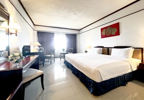 Standard Room, 1 King Bed | Premium bedding, desk, blackout drapes, iron/ironing board - Mercure Chiang Mai (Chiang Mai)