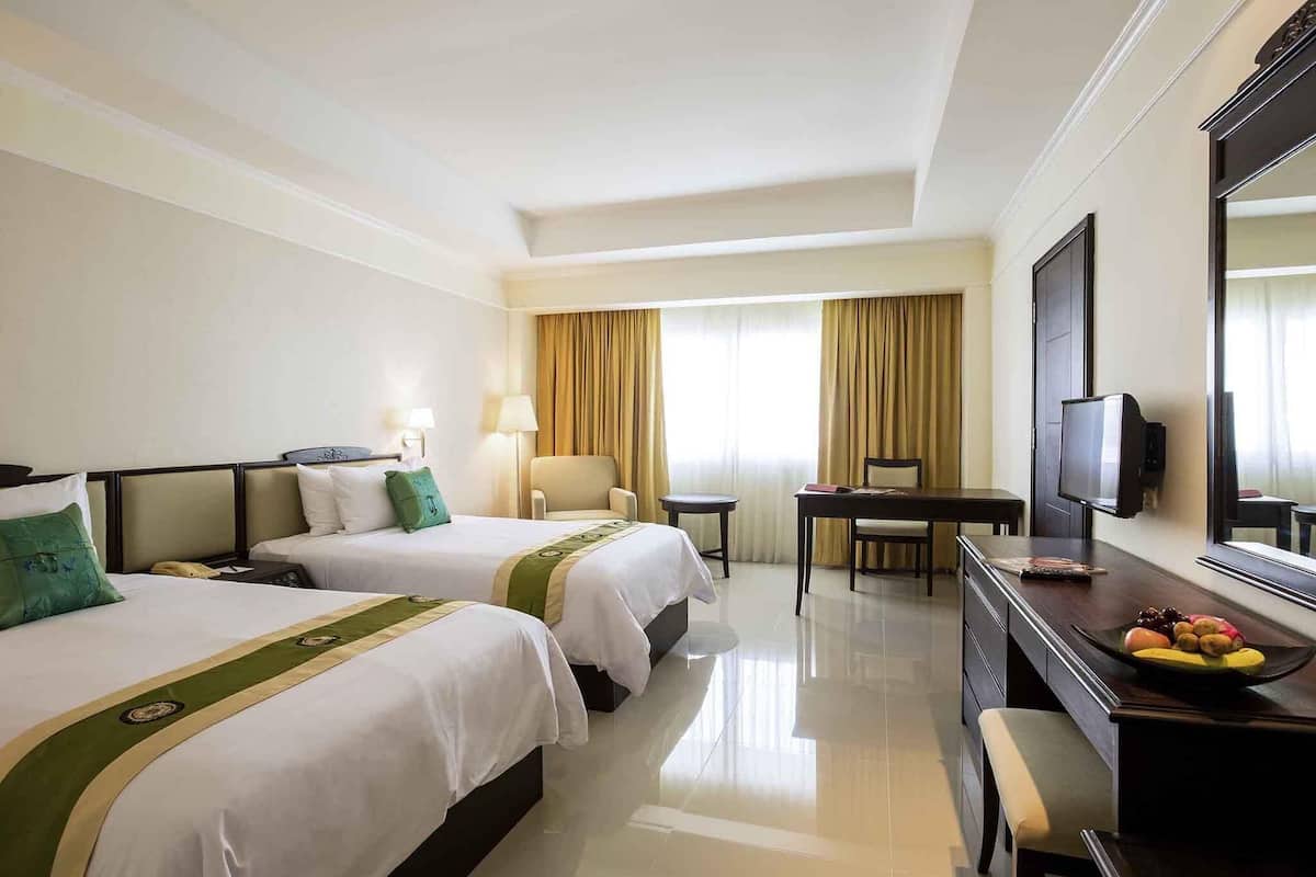 Superior Room, 2 Twin Beds | Premium bedding, desk, blackout drapes, iron/ironing board