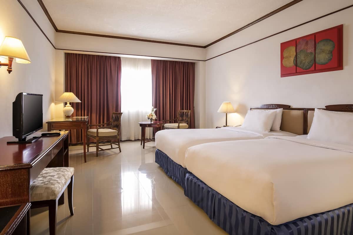 Standard Room, 2 Single Beds | Premium bedding, desk, blackout curtains, iron/ironing board
