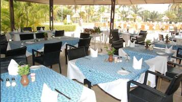 Daily buffet breakfast (EUR 15.00 per person)