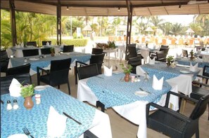 Daily buffet breakfast (EUR 15.00 per person)