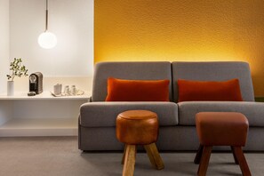 Desk, blackout curtains, soundproofing, iron/ironing board - Vienna House Easy by Wyndham Leipzig (Leipzig)