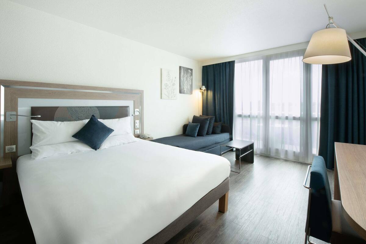 Minibar, in-room safe, desk, blackout curtains