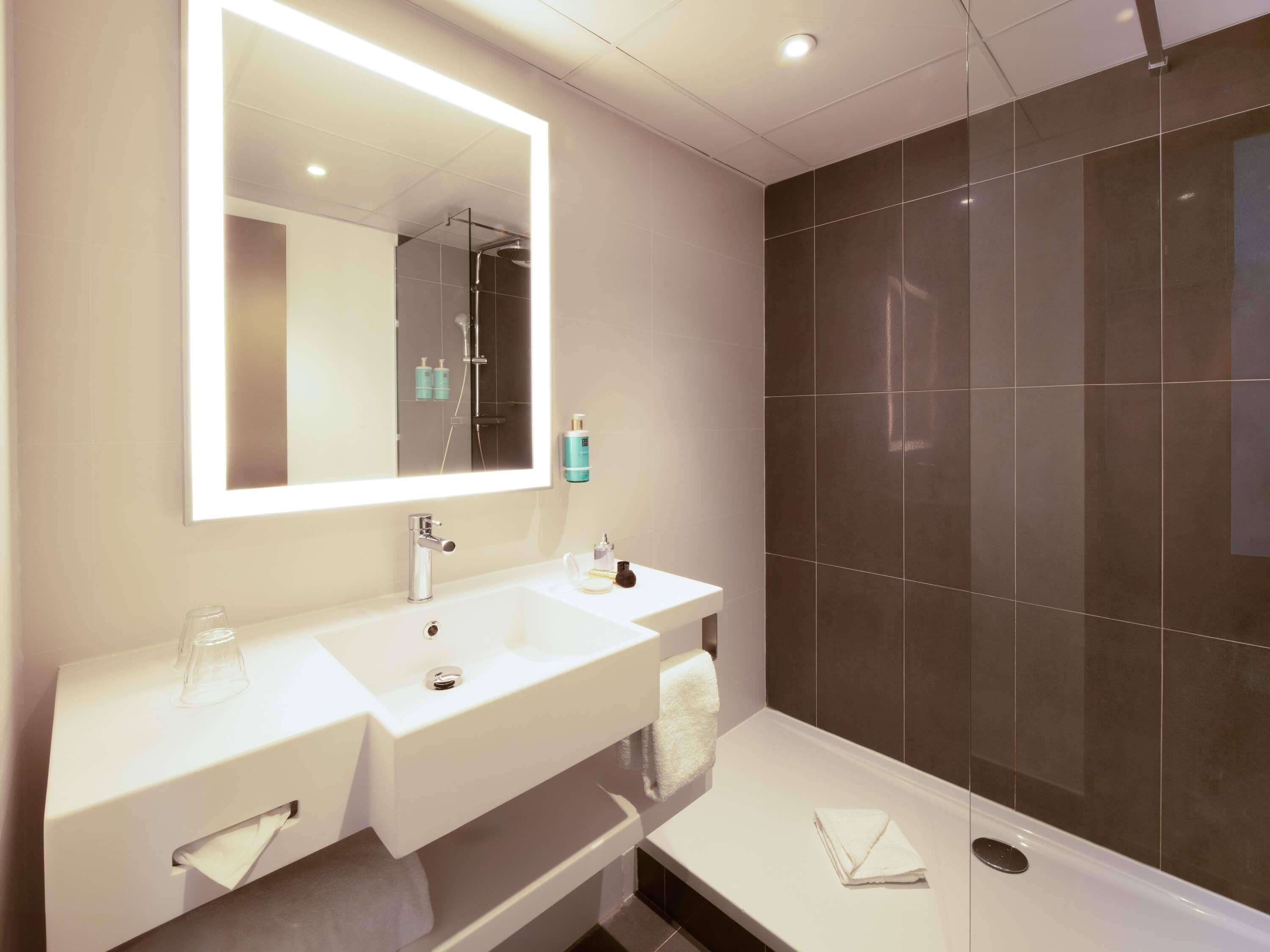 Standard Room, 1 Queen Bed with Sofa bed, Balcony