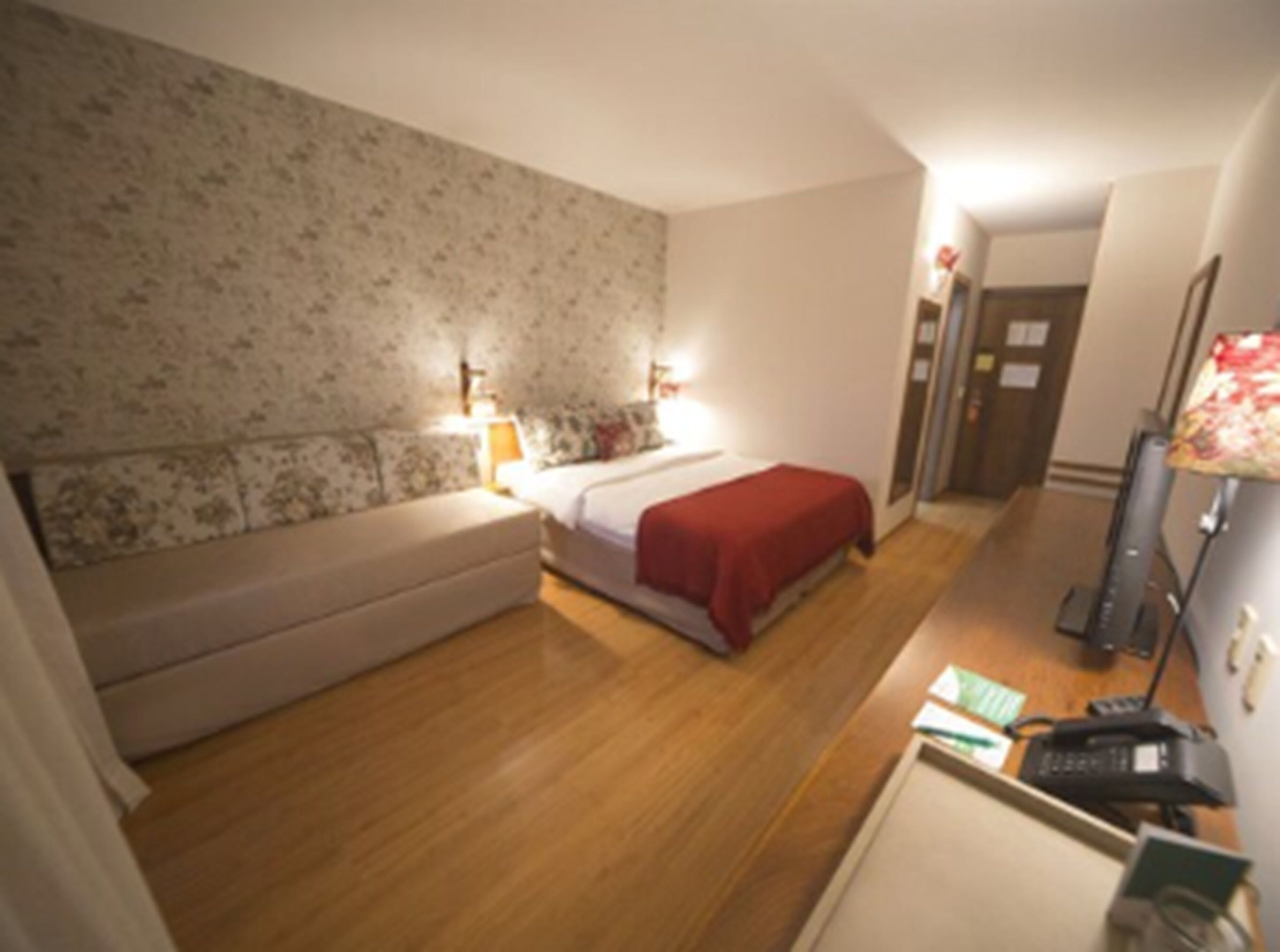 32-inch led tv with satellite channels, tv