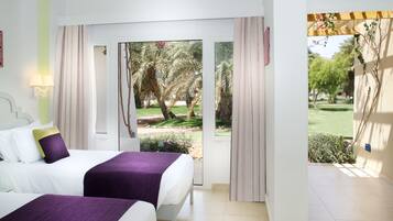 Standard Room, 2 Single Beds, Sea View | Minibar, in-room safe, blackout curtains, free WiFi