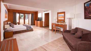 Minibar, in-room safe, blackout drapes, free WiFi