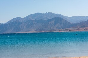 Plage privée à proximité, plongée sous-marine, snorkeling, ski nautique