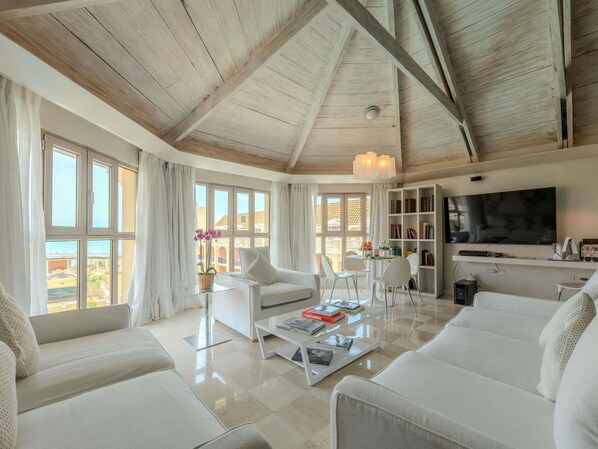 Suite, 1 King Bed, Ocean View (Legend Suite) | Premium bedding, down duvets, minibar, in-room safe
