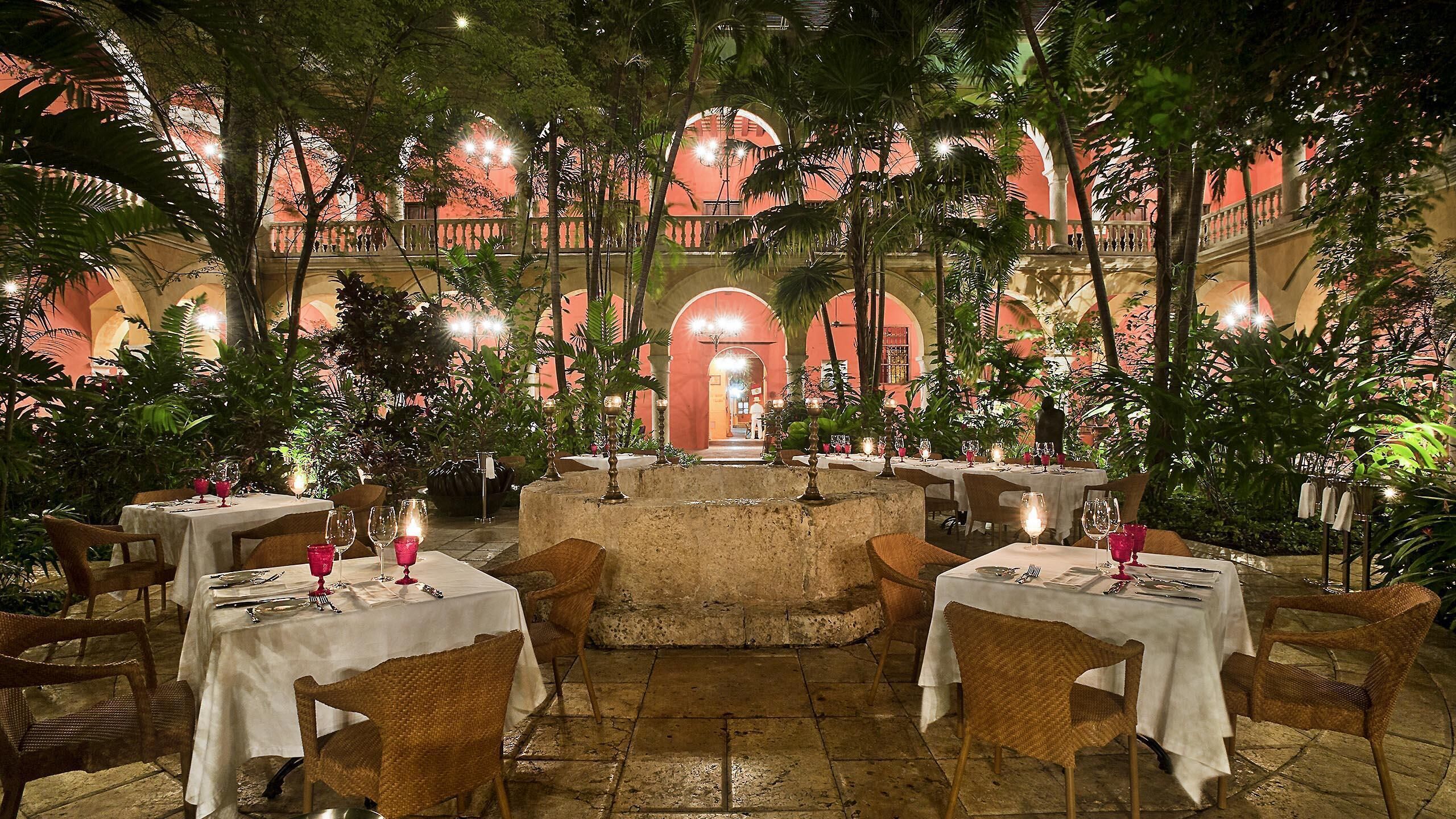 2 restaurants; breakfast, lunch, and dinner served