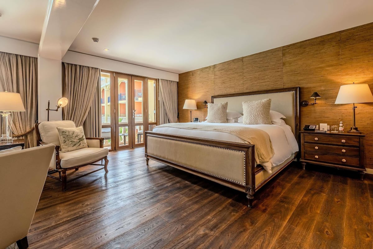 Chambre supérieure, 1 trÚs grand lit, balcon, vue sur le jardin | Literie de qualité, couette en duvet, minibar, coffre-fort