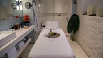 Suite, 1 cama King size, Terraza (Spa, Butler Service) | Ropa de cama de alta calidad, edredón y minibar