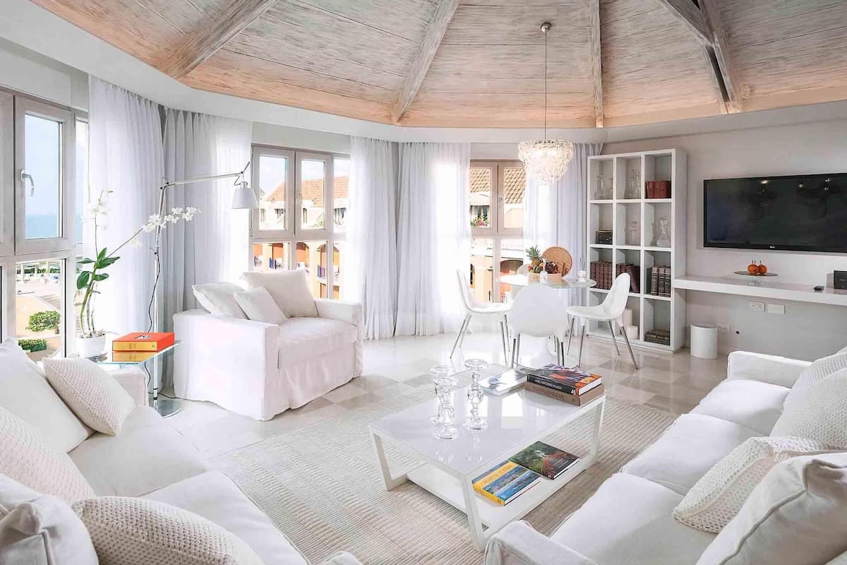 Suite, 1 King Bed, Ocean View (Legend Suite)
