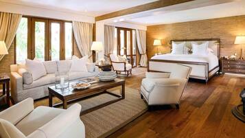 Suíte presidencial, 1 cama King (Butler Service) | Roupas de cama premium, edredons de pluma, frigobar, cofres nos quartos