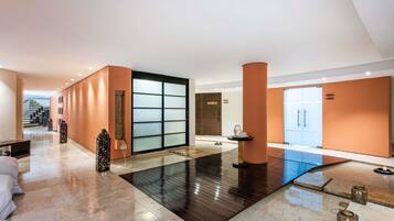 Turkish bath, body treatments, hydrotherapy, aromatherapy, facials