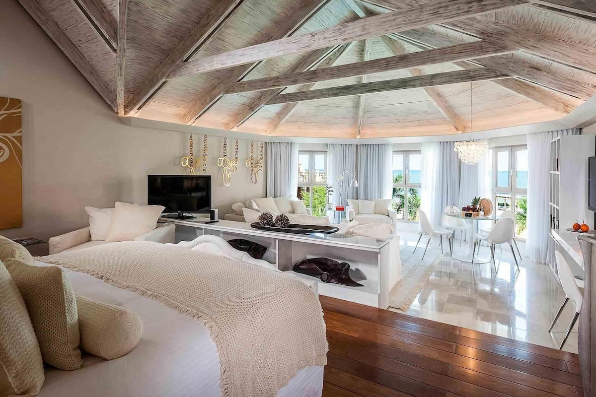 Sviitti, 1 suuri parisänky, valtamerinäköala (Legend Suite) | Ylelliset vuodevaatteet, untuvapeitot, minibaari, tallelokero huoneessa