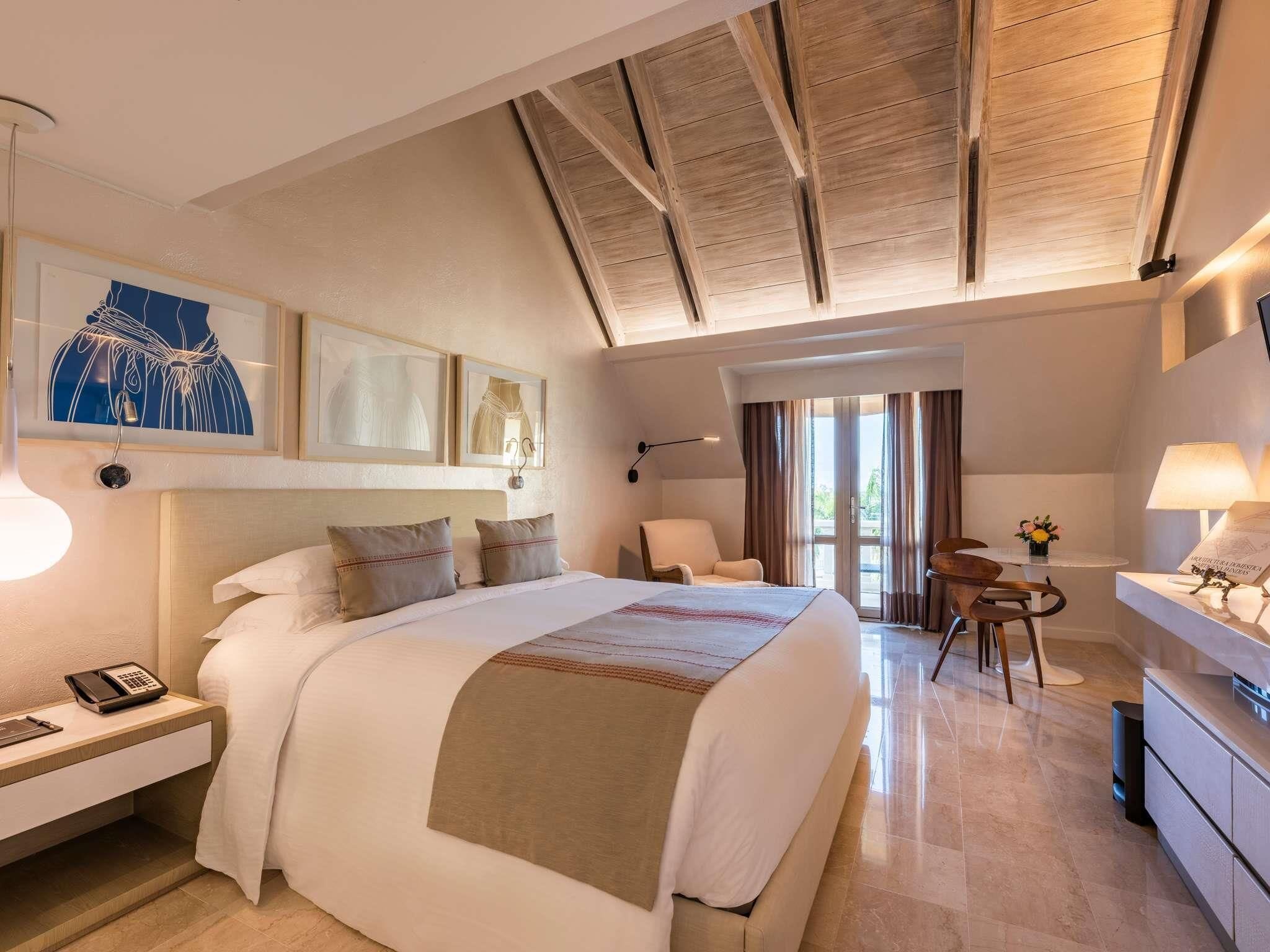 豪華客房, 1 張特大雙人床, 海景 (Butler Service) | 高級寢具、羽絨被、迷你吧、客房內保險箱