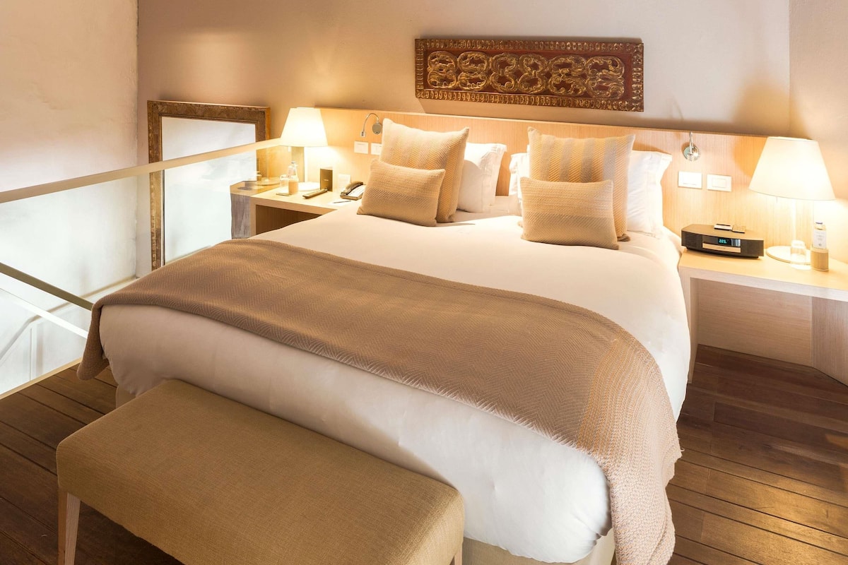 Suite, 1 King Bed (Duplex, Colonial Area, Butler Service)