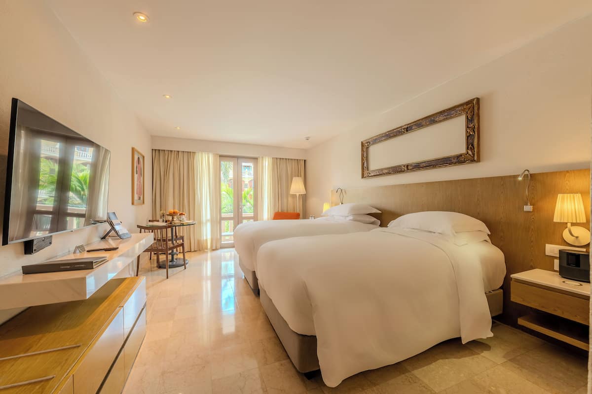 Superior Twin Room, 2 Single Beds, Balcony, Garden View