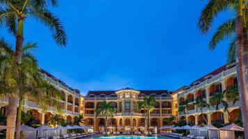 Outdoor pool, pool umbrellas
