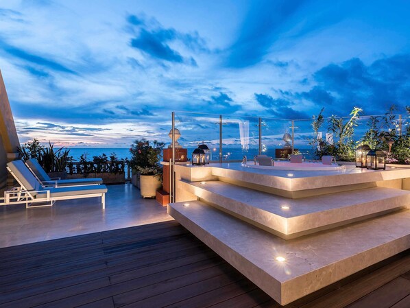 Suíte, 1 cama King, terraço, vista para o oceano (Imperial Amaral) | Roupas de cama premium, edredons de pluma, frigobar, cofres nos quartos