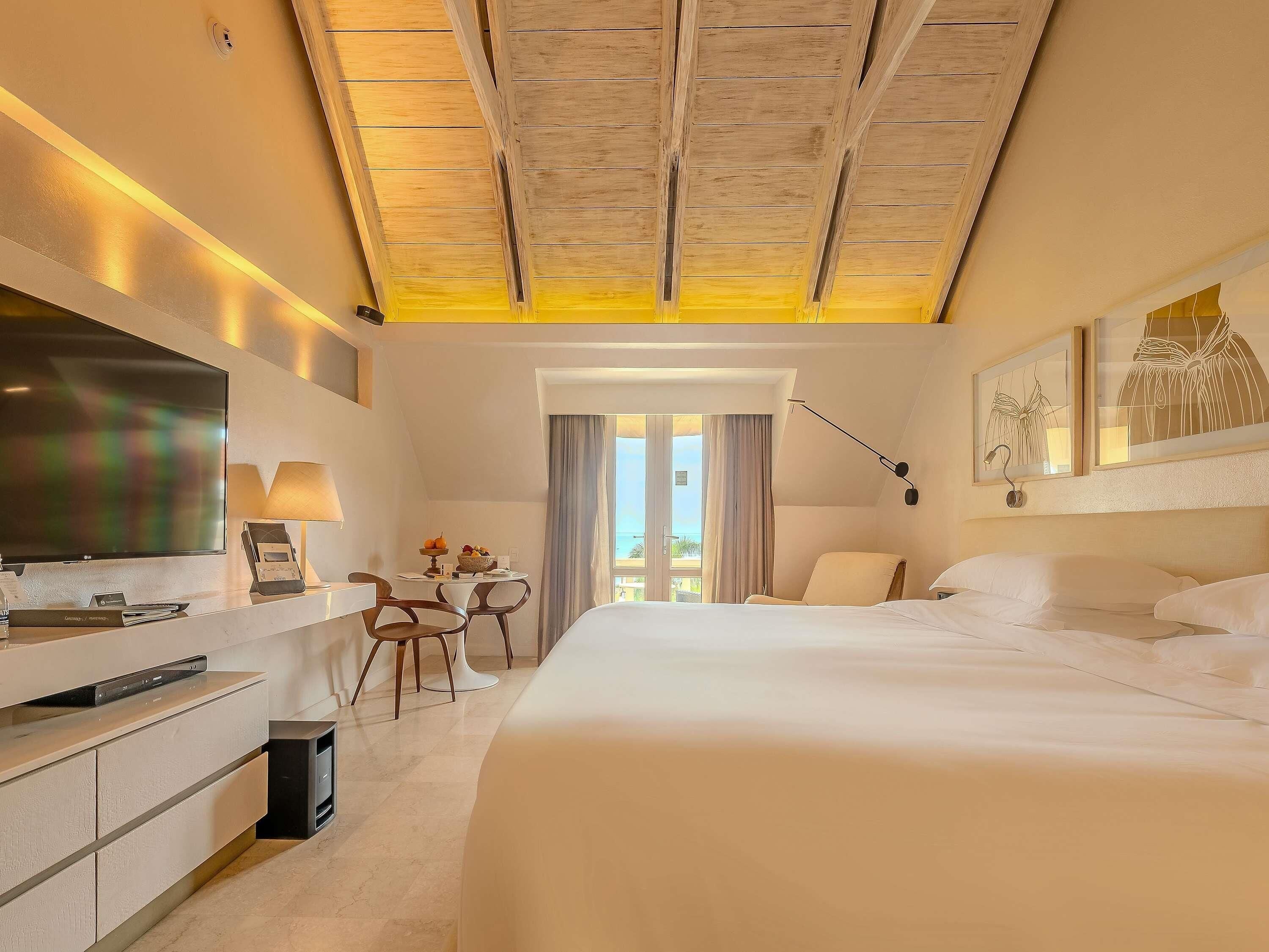 Quarto luxo, 1 cama King, vista para o oceano (Butler Service) | Roupas de cama premium, edredons de pluma, frigobar, cofres nos quartos