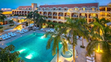 Outdoor pool, pool umbrellas