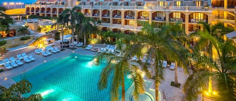 Außenpool, Sonnenschirme