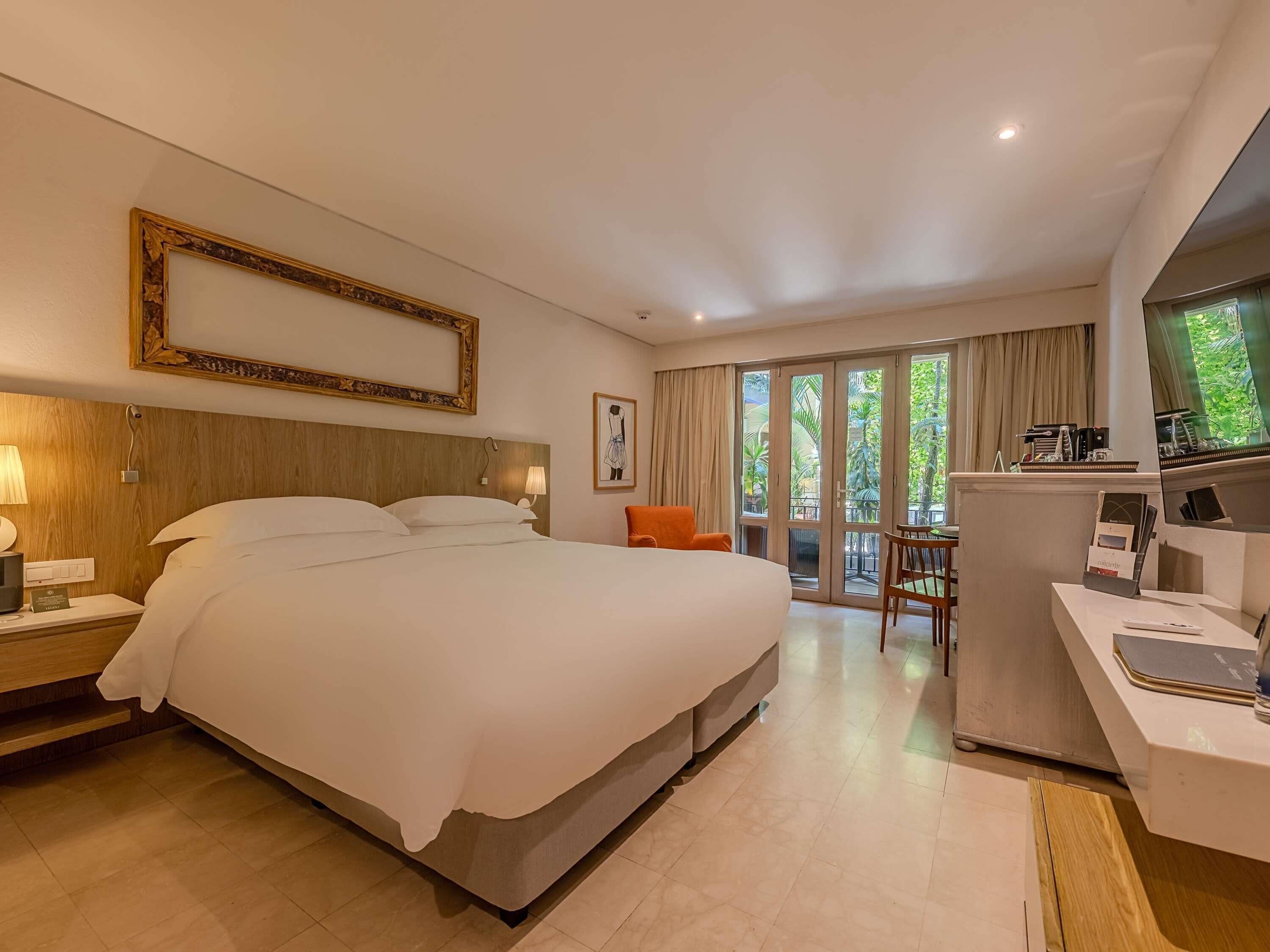 Superior Room, 1 King Bed, Balcony, Garden View | Premium bedding, down comforters, minibar, in-room safe