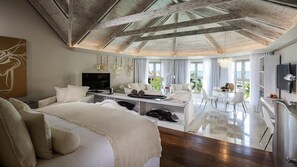 고급 침구, 오리/거위털 이불, 미니바, 객실 내 금고