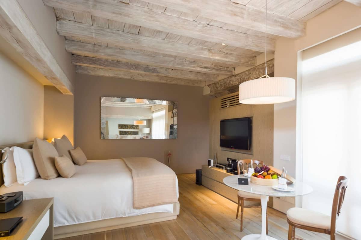 Junior Suite, 1 King Bed (Colonial) | Premium bedding, down duvets, minibar, in-room safe