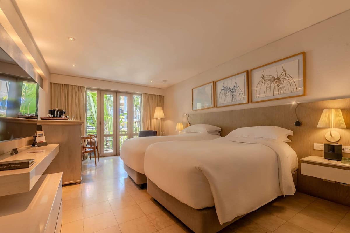 Superior Twin Room, 2 Single Beds, Balcony, Garden View