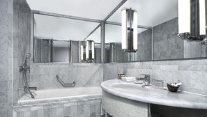 Bồn tắm và buồng tắm vòi sen riêng, bồn tắm ngâm 