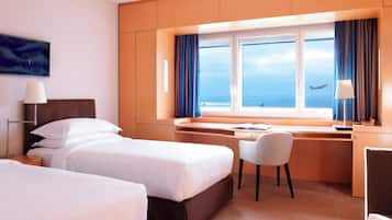 1 bedroom, premium bedding, minibar, in-room safe