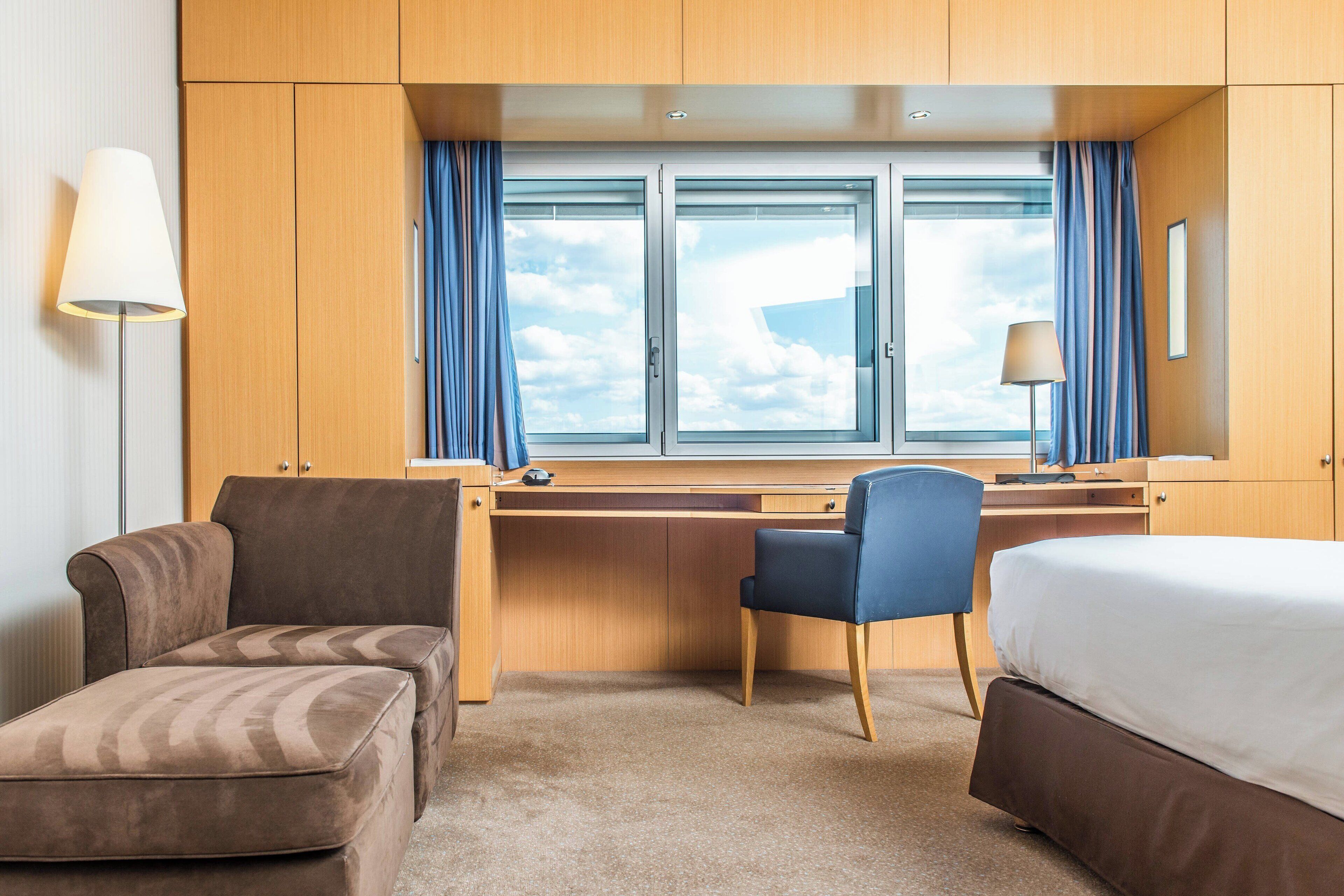 1 bedroom, premium bedding, minibar, in-room safe