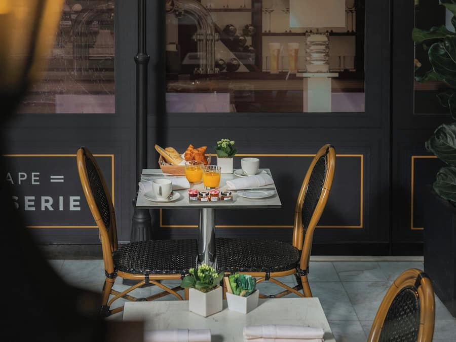 Daily buffet breakfast (EUR 41 per person)