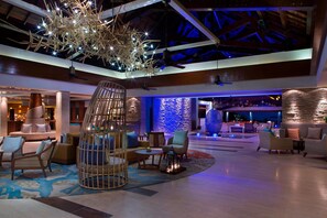 2 bars/lounges, swim-up bar, poolside bar