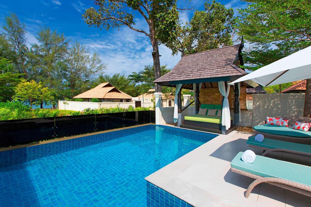 Villa, 1 Bedroom, Private Pool, Partial Ocean View | Kolam renang | 4 kolam renang terbuka, payung kolam, kerusi lepak pantai 