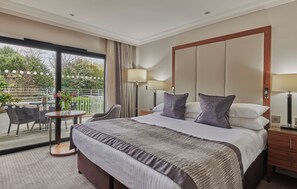 Premium bedding, in-room safe, desk, laptop workspace