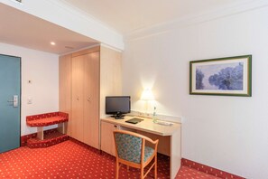 1 Schlafzimmer, Allergikerbettwaren, Zimmersafe, Schreibtisch