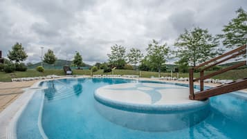 Indoor pool, outdoor pool