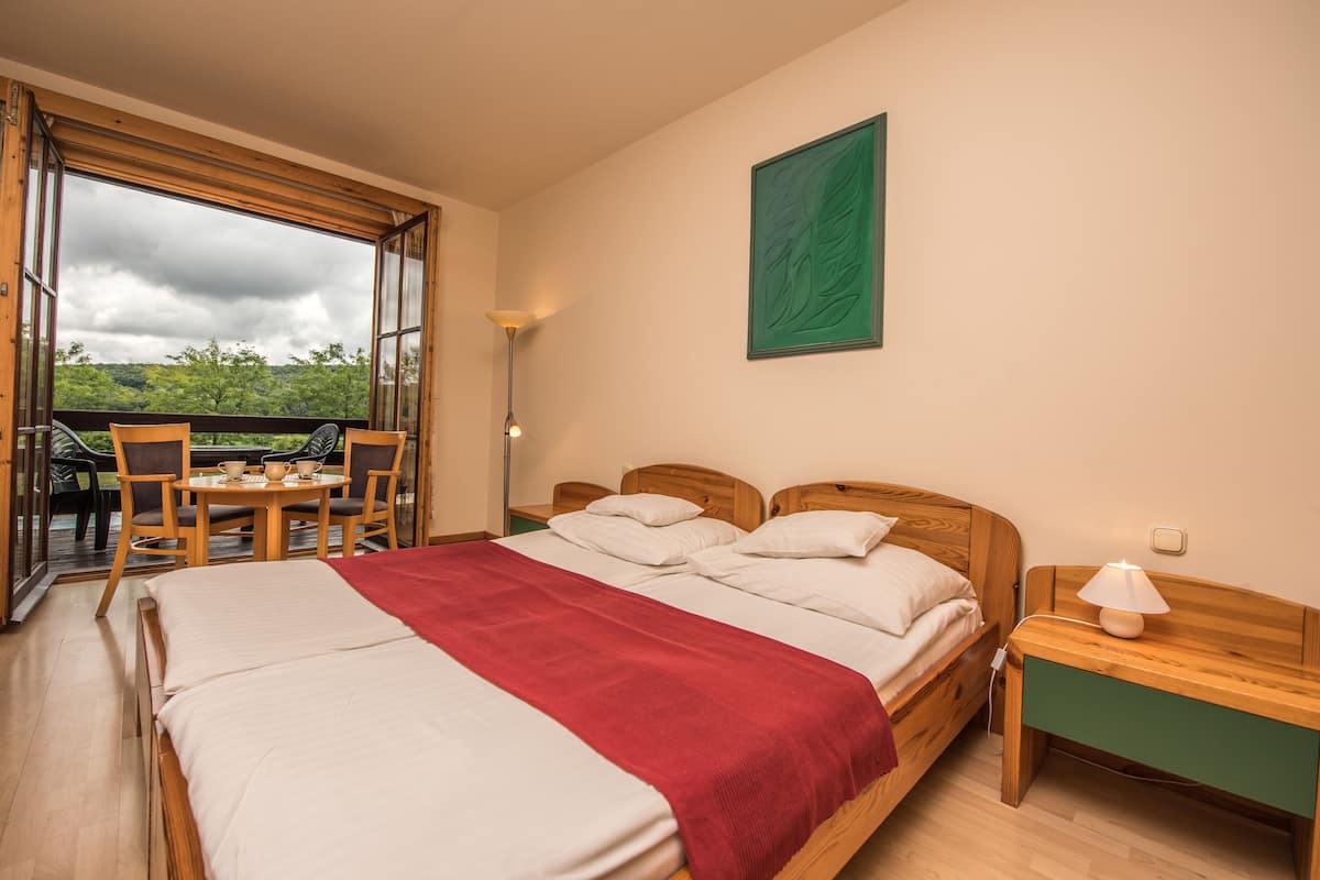 2 chambres, literie hypoallergénique, coffre-fort