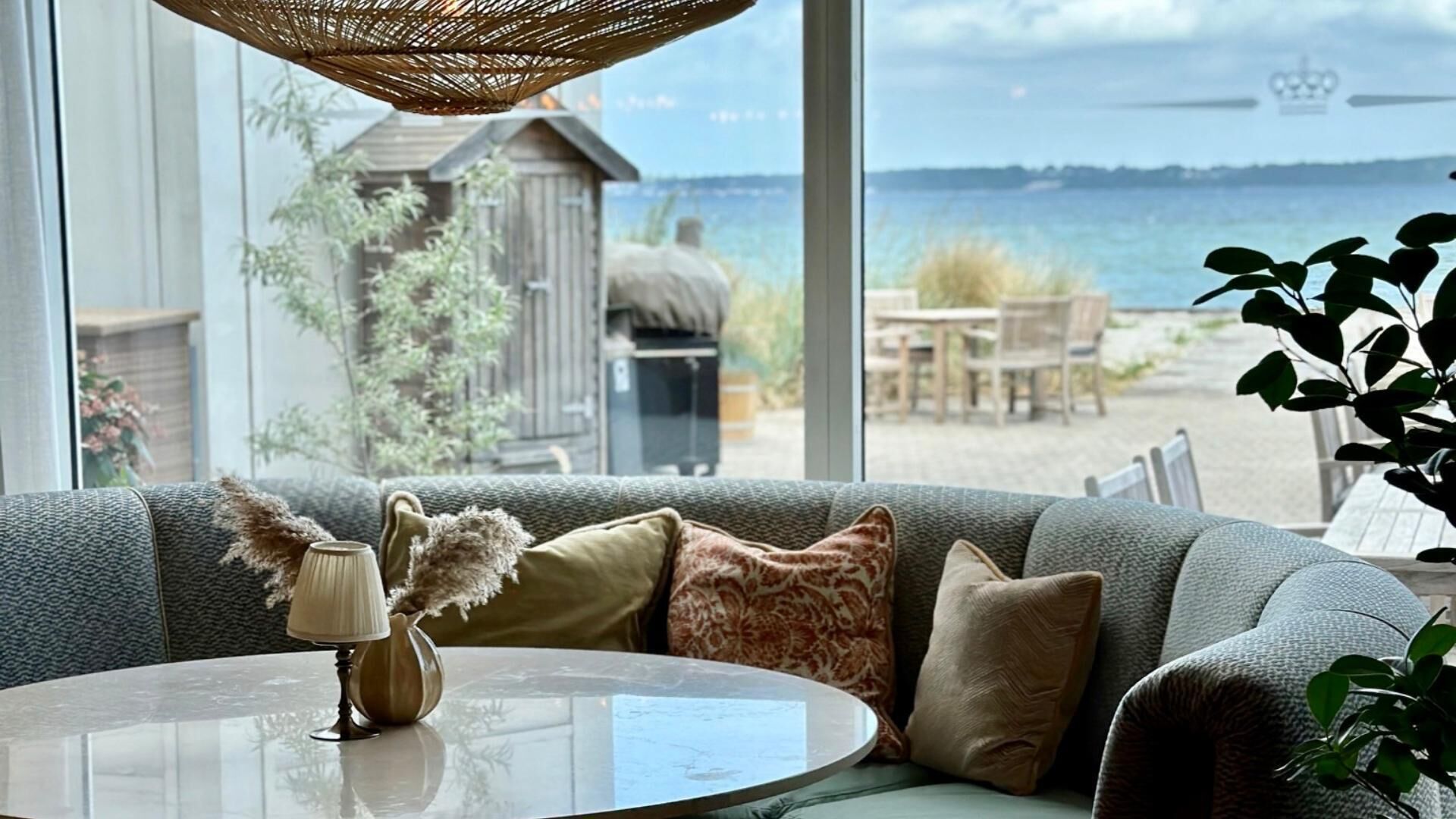 Lunch and dinner served, beach views 