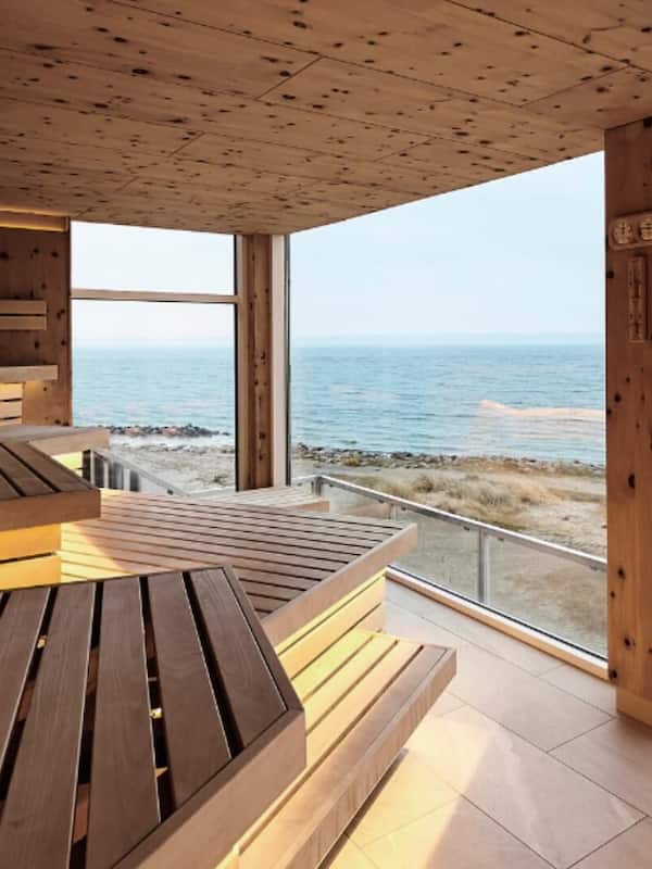 Sauna, hot tub, steam room, body treatments, deep-tissue massages