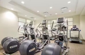 Gym - Spark by Hilton Louisville Airport (Louisville)